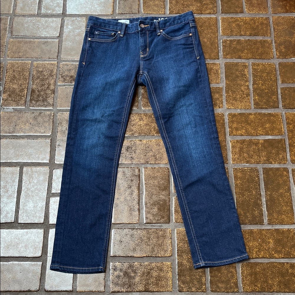 Gap Mid Rise Dark Wash Real Straight Leg Jean
